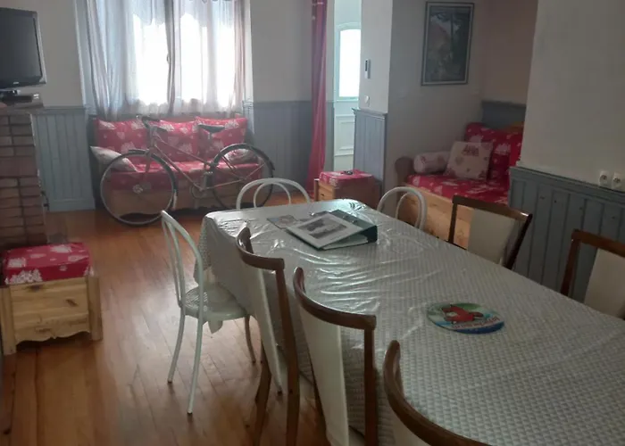 Agreable Maison De Avec Cheminee * Bagnères-de-Luchon